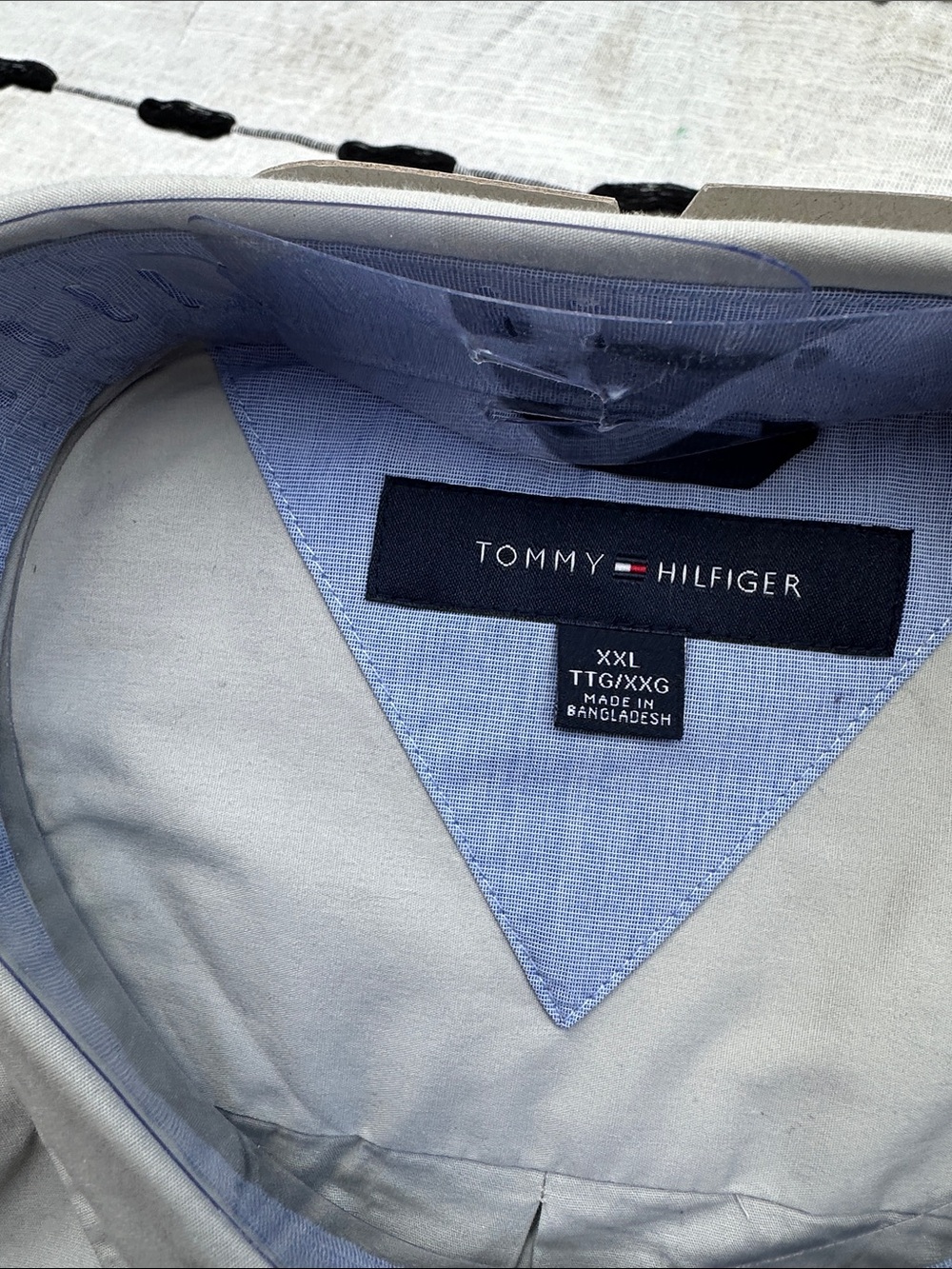 4 men’s XXL Tommy Hilfiger shirts. Tan is short sleeve - Picture 5 of 5